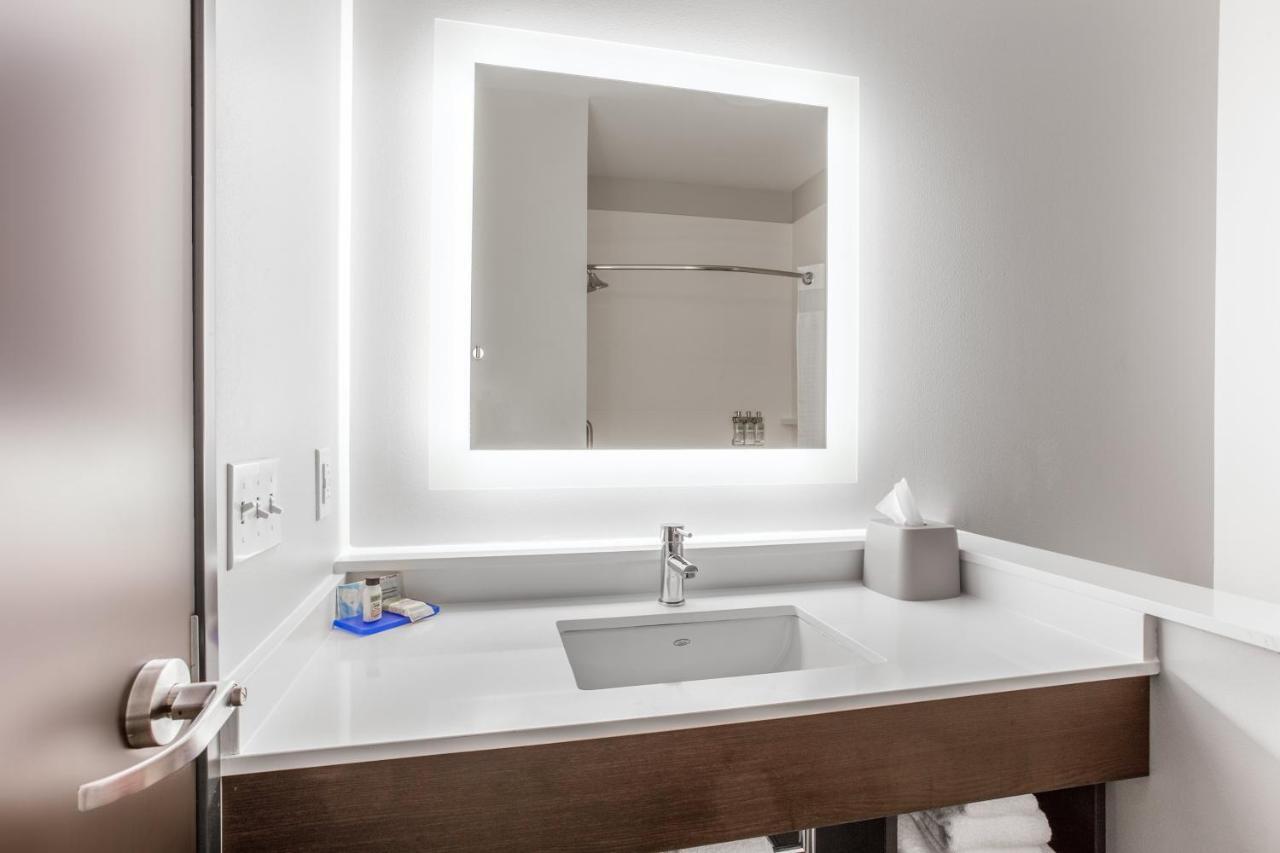 Holiday Inn Express & Suites - Ottawa By Ihg Dış mekan fotoğraf