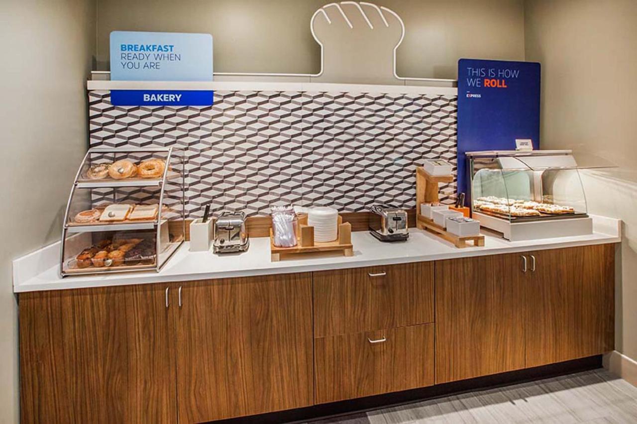 Holiday Inn Express & Suites - Ottawa By Ihg Dış mekan fotoğraf